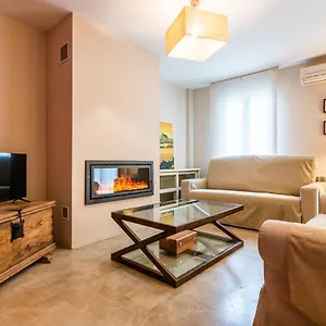 Tuguest Grisolia House - Free Parking Apartamento